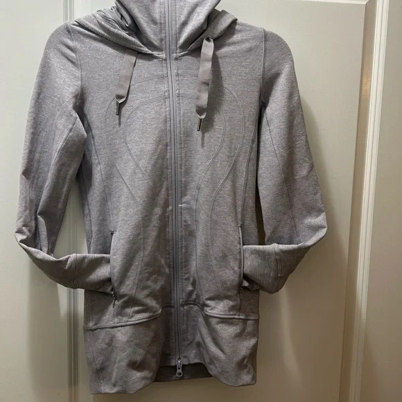 Lululemon Lavander Scuba - Picture 2 of 10